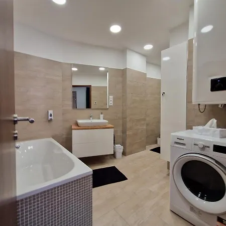 Newpearl Apartament Sopron