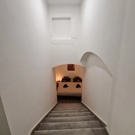 Newpearl Apartament *